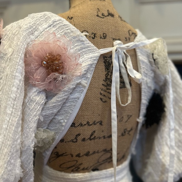 NWT Dream By Sister Jane Elegant Floral Embellished White Dress - Picture 10 of 12